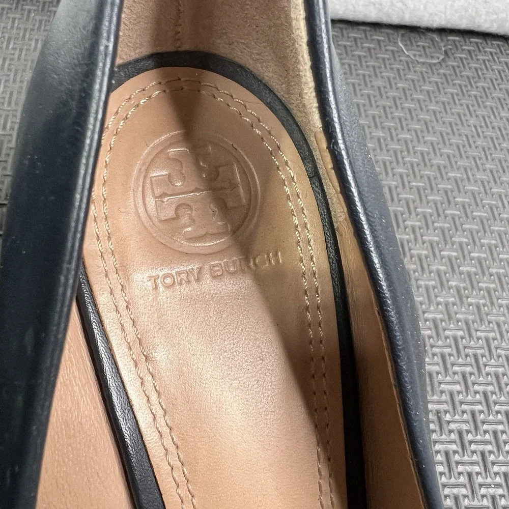 Tory Burch Blue Leather Wedge Pumps Logo‎ Medallion Size 9.5M Classic Work